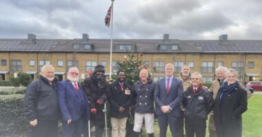 Minister makes a festive visit to Haig Housing to meet veterans and their families